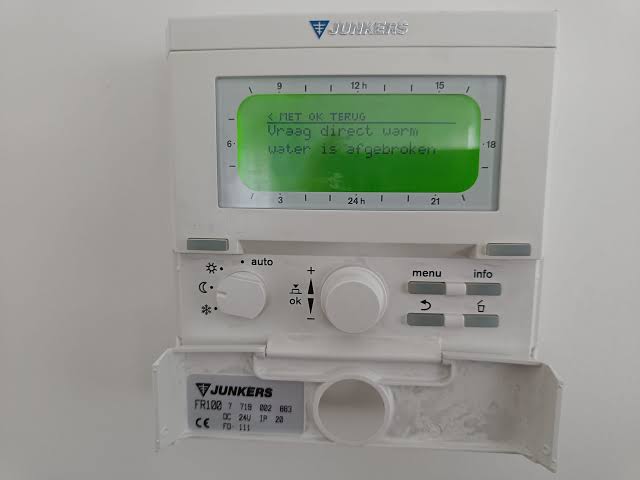 Junkers Gas Boilers Guide: How to Use Manuals and Controllers